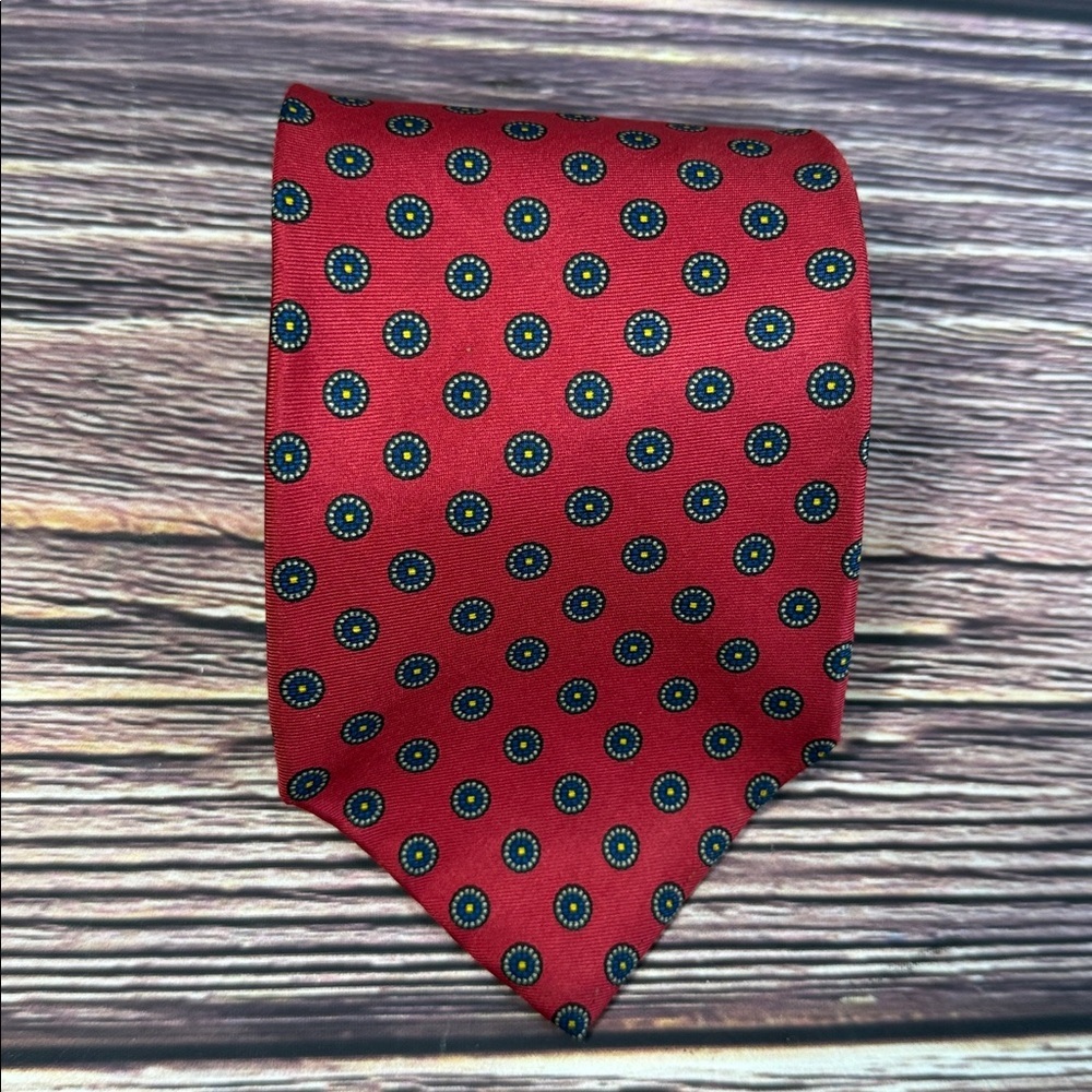 Christian Dior Monsieur Silk Tie Burgundy Medallion Print 4” W x 57” L.‎ Italian